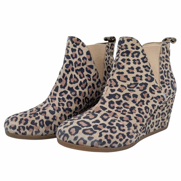 Toms Shoes - Toms Kelsey Wedge Booties in Leopard Print Size 8